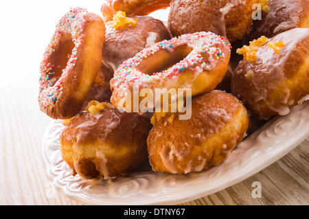 Bismarck Krapfen auf einem Teller Stockfoto