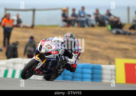 Phillip Island Grand Prix Circuit, Australien. Samstag, 22. Februar 2014. Freies Training 3, Runde 1, FIM Superbike-Weltmeisterschaft 2014. Der Brite Alex Lowes in Aktion an Bord seiner Suzuki GSX-R 1000 Superbike während dem freien Training der ersten Runde der Superbike-Weltmeisterschaft. Lowes erfasst die schnellste Runde der Sitzung auf 1' 30,566. Bildnachweis: Russell Hunter/Alamy Live-Nachrichten Stockfoto