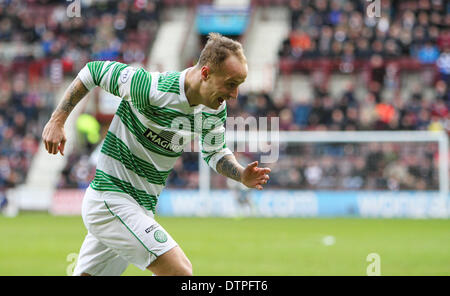 Edinburgh, Schottland. 22. Februar 2014. Leigh Griffiths feiert sein erste Tor für Celtic in der Scottish Premier League-Spiel zwischen Heart of Midlothian und Celtic aus Tynecastle. Bildnachweis: Aktion Plus Sport/Alamy Live-Nachrichten Stockfoto