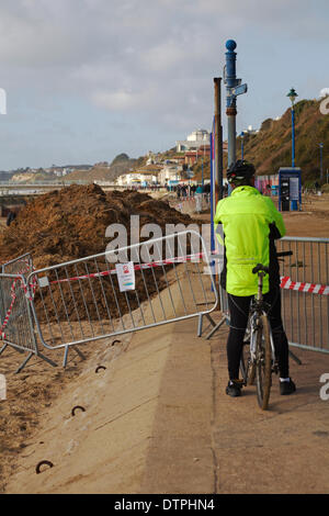 Bournemouth, UK. 22. Februar 2014. Promenade zwischen Boscombe und Bournemouth Pier ist abgesperrt folgt ein Erdrutsch infolge der jüngsten schweren Regen. Bildnachweis: Carolyn Jenkins/Alamy Live-Nachrichten Stockfoto