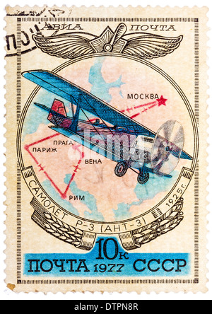 UdSSR - CIRCA 1977: Die Post Stempel in Rusia gedruckt ist, zeigt das Flugzeug r-3 (ANT-3), CIRCA 1977. Stockfoto