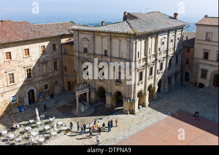 Der Palazzo Nobili-Tarugi, Piazza Grande in Montepulciano, Toskana, Italien Stockfoto