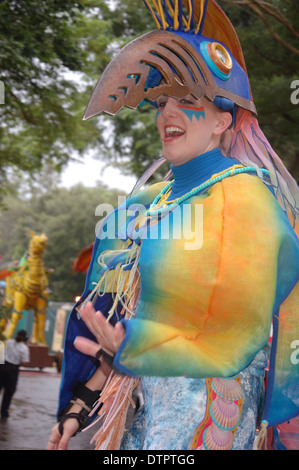 Bunte kostüm Zeichen bei Mickey's Jamming Dschungel Parade in Walt Disney World Animal Kingdom, Orlando, Florida, USA paradieren Stockfoto