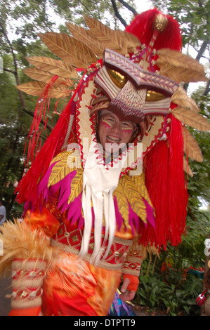 Eine große Chinesische suchen Abbildung bei Mickey's Jamming Dschungel Parade in Walt Disney World Animal Kingdom, Orlando, Florida, USA paradieren Stockfoto