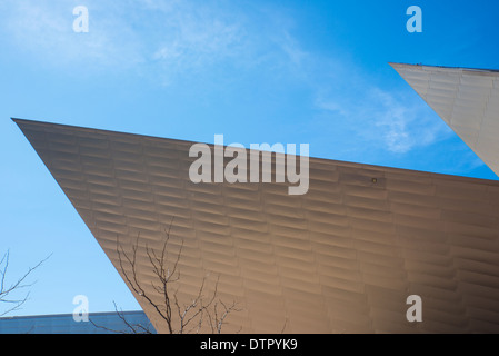 Denver Art Museum, entworfen von Architekt Daniel Libeskind ist sehr modernistischen und beherbergt ein bekannter Collectionof indianische Kunst Stockfoto