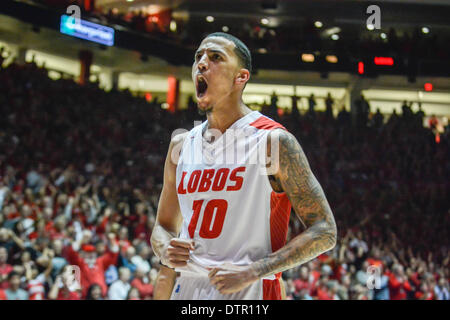 Albuquerque, New Mexico, USA. 22. Februar 2014. Roberto E. Rosales.Lobo Kendall Williams(Cq) reagiert wie die Lobos ihren Vorsprung vor San Diego State Samstagabend an der Grube dehnen. Williams beendete das Spiel mit 10 Punkten. Die Lobos besiegt San Diego State 58, 44. Roberto E. Rosales/Albuquerque Journal.Albuquerque, New Mexico. © Roberto E. Rosales/Albuquerque Journal/ZUMAPRESS.com/Alamy Live-Nachrichten Stockfoto