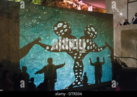 Melbourne, Australien. 22. Februar 2014. "Der Himmel ist auf dem Boden" in der City Square, White Night Festival, Melbourne, 22. Februar 2014 Credit: Philip Spiel/Alamy Live News Stockfoto