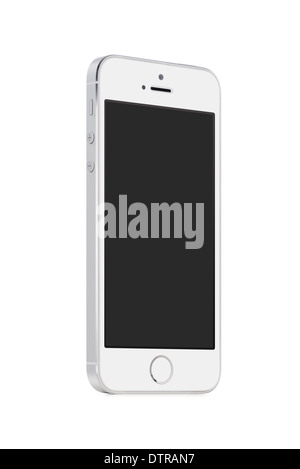Bottom-up-Sicht auf gedreht auf ein spitzer Winkel, der weiße moderne mobile smart Phone mit unbelegten Schirm isoliert auf weißem Hintergrund. Stockfoto