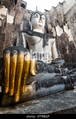 700 Jahre alten großen Buddha-Statue Sukhothai, Thailand. Namens Talkable Buddha-Statue, Wat Si Chum Tempel Sukhothai, Thailand Stockfoto