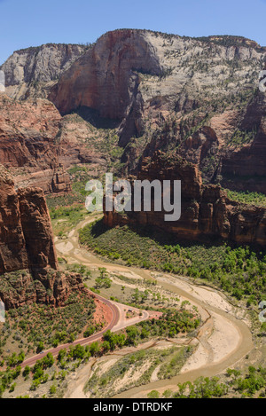 Blick vom Wanderweg zu Angels Landing, Zion Nationalpark, Utah, USA Stockfoto