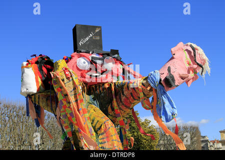 Montpellier, Frankreich, 22. Februar 2014. Occitan Karneval von Schulen Calandretas Montpellier organisiert. Durch die Straßen und das Urteil des Herrn Carnival vorgeführt. Bildnachweis: Digitalman/Alamy Live-Nachrichten Stockfoto