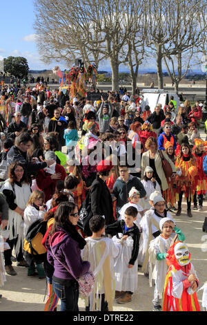 Montpellier, Frankreich, 22. Februar 2014. Occitan Karneval von Schulen Calandretas Montpellier organisiert. Durch die Straßen und das Urteil des Herrn Carnival vorgeführt. Bildnachweis: Digitalman/Alamy Live-Nachrichten Stockfoto