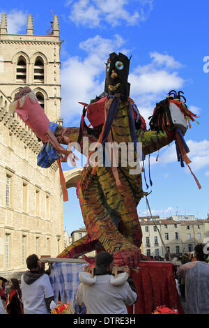 Montpellier, Frankreich, 22. Februar 2014. Occitan Karneval von Schulen Calandretas Montpellier organisiert. Durch die Straßen und das Urteil des Herrn Carnival vorgeführt. Bildnachweis: Digitalman/Alamy Live-Nachrichten Stockfoto