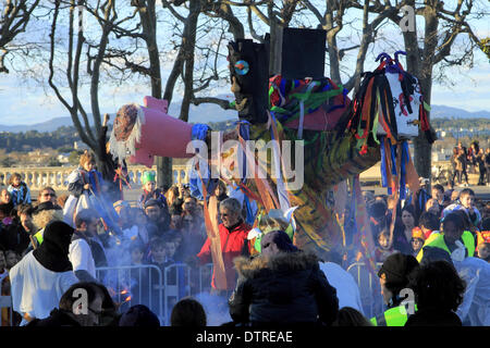 Montpellier, Frankreich, 22. Februar 2014. Occitan Karneval von Schulen Calandretas Montpellier organisiert. Durch die Straßen und das Urteil des Herrn Carnival vorgeführt. Bildnachweis: Digitalman/Alamy Live-Nachrichten Stockfoto