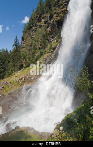 Wasserfall Stuibenfall im Tal des Ötztal, Tirol, Österreich. Stockfoto