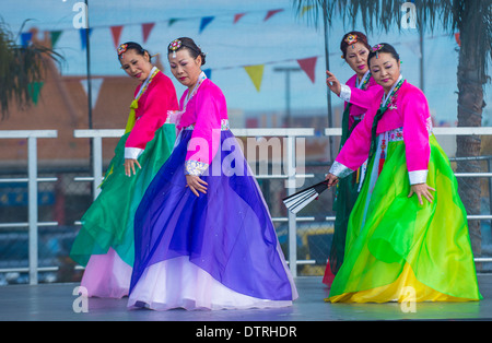 Koreanische Volkstänzer Höchstleistungen des chinesischen Neujahrsfestes in Las Vegas statt Stockfoto