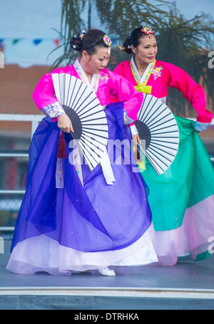 Koreanische Volkstänzer Höchstleistungen des chinesischen Neujahrsfestes in Las Vegas statt Stockfoto