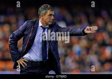 Valencia, Spanien. 23. Februar 2014. Cheftrainer Lucas Alcazar von Granada CF während der La Liga-Spiel zwischen Valencia und Granada im Mestalla-Stadion, Valencia-Credit Gesten: Action Plus Sport/Alamy Live News Stockfoto