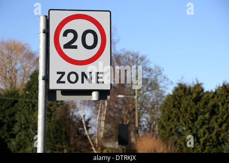 20 Zone Zeichen in Bugbrooke, Northamptonshire Stockfoto