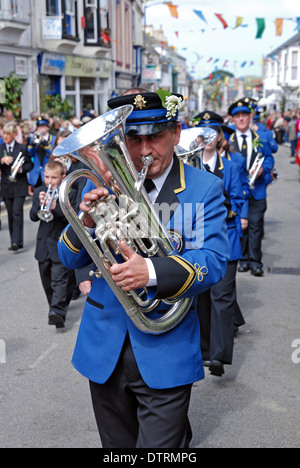 Die Stadtkapelle Helston auf Flora Day Stockfoto