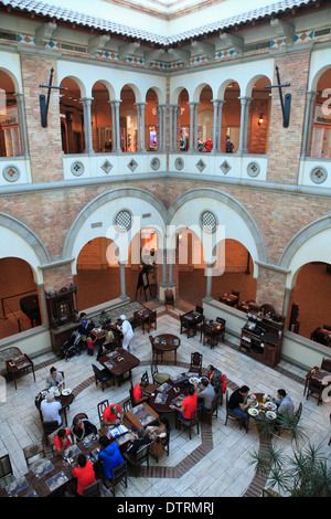 Vereinigte Arabische Emirate, Dubai, Mercato Mall, Einkaufen, Stockfoto