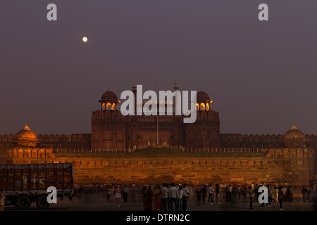 Beleuchtete Rotes Fort in das Mondlicht in Delhi, Indien Stockfoto