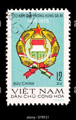 Briefmarke von Nordvietnam Darstellung des Staatswappens. Stockfoto