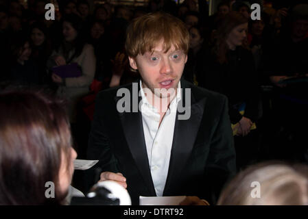 London, UK. 23. Februar 2014: Rupert Grint kommt bei den WhatsOnStage Awards 2014 im Prince Of Wales Theatre in London statt. Siehe Foto Li Hauptstadt/Alamy Live News Stockfoto