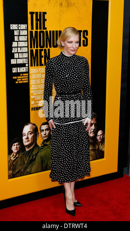 Schauspielerin Cate Blanchett besucht die Premiere von "The Monuments Men" im Ziegfeld Theatre am 4. Februar 2014 in New York City. Stockfoto