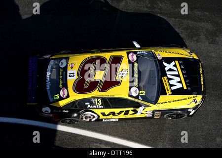 Rob Austin (GBR) WIX Racing Audi A4 fährt unten die Boxengasse in Brands Hatch während 2013 BTCC Stockfoto