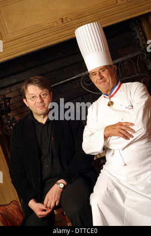 Collonges au Mont d'Or (Ost-West-Zentrum Frankreichs, in der Region Rhône-Alpes): Paul Bocuse und Alain Vavro (2006/03/10) Stockfoto