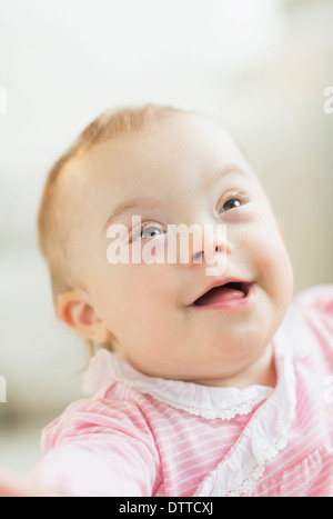 Kaukasische Mädchen mit Down-Syndrom Stockfoto