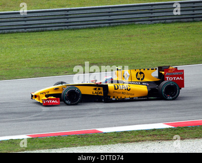 Renault F1-Pilot Vitaly Petrov Russland treibt während Petronas Malaysian Grand Prix in Sepang F1 Schaltung Stockfoto