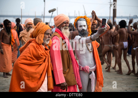 Allahabad (Indien): die Maha Kumbh Mela Masse Hindu-Wallfahrt am Ufer des Ganges (Januar 2013) Stockfoto