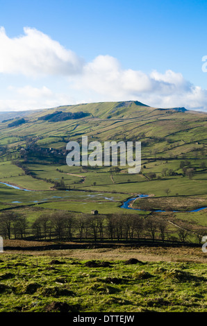 Blick auf Raydale in den Yorkshire Dales und den Fluss Bain Stockfoto