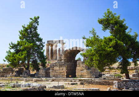 Ruinen des Tempels in Korinth, Griechenland Stockfoto