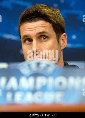 Sankt Petersburg, Russland. 24. Februar 2014. Borussia Dortmunds Mittelfeldspieler Sebastian Kehl hält eine Pressekonferenz in Sankt Petersburg, Russland, 24. Februar 2014. Borussia Dortmund wird FC Zenit Sankt Petersburg in der UEFA Champions League Runde von sechzehn ersten Bein-Fußballspiel in St. Petersburg am 25. Februar 2014 stellen. Foto: BERND THISSEN/DPA/Alamy Live-Nachrichten Stockfoto