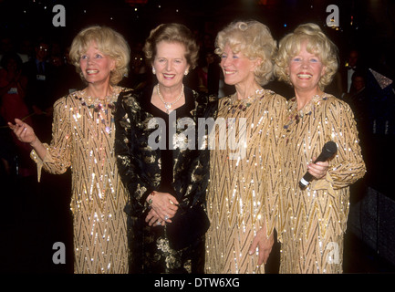 BEVERLEY Schwestern UK-pop-Trio mit Margaret Thatcher im Jahr 1987 Stockfoto