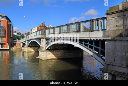 Windsor und Eton-Brücke über den Fluss Themse in Royal Berkshire Stockfoto