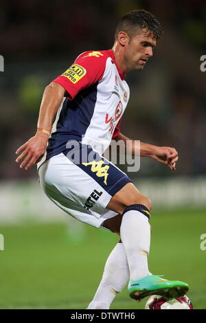 Melbourne, Australien. 22. Februar 2013. FABIO FERREIRA von Adelaide United in Aktion in 20 Vorrundenspiel zwischen Melbourne Victory und Adelaide United während der australischen Hyundai A-League Saison 2013/2014 bei AAMI Park, Melbourne, Australien. © Tom Griffiths/ZUMA Wire/ZUMAPRESS.com/Alamy Live-Nachrichten Stockfoto