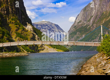 Brücke über den Fjord Sognefjord - Norwegen Stockfoto