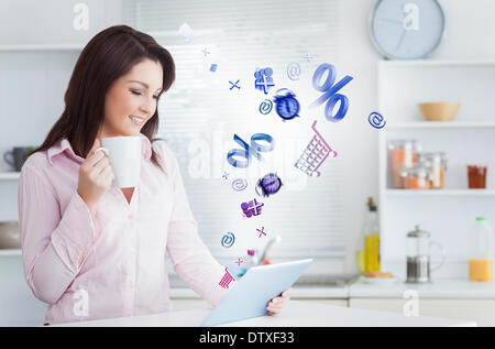 Frau mit Tablet-Anwendungen Stockfoto