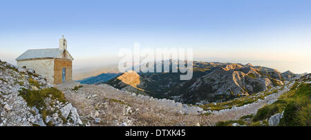 Alte Kirche in Gebirge Biokovo, Kroatien Stockfoto