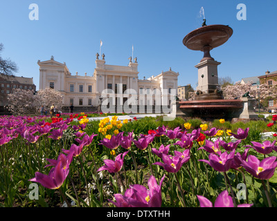 Ein Blick auf das Hauptgebäude Universität im Frühjahr an der Universität Lund in Lund, Schweden. Stockfoto