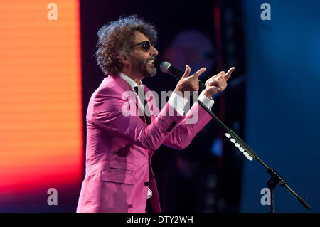 Vina Del Mar, Chile. 24. Februar 2014. Argentinischer Sänger Fito Paez führt während der 55. Vina del Mar International Song Festival in Viña Del Mar, Chile, am 24. Februar 2014. © Jorge Villegas/Xinhua/Alamy Live-Nachrichten Stockfoto