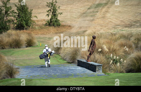 Arrowtown, Neuseeland. 25. Februar 2014. Gesamtansicht des 10. vor dem Start der New Zealand Golf Open in The Hills, Arrowtown, Neuseeland. Bildnachweis: Action Plus Sport Bilder/Alamy Live News Stockfoto