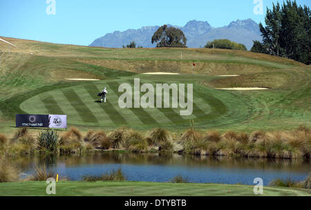 Arrowtown, Neuseeland. 25. Februar 2014. Gesamtansicht des 10. vor dem Start der New Zealand Golf Open in The Hills, Arrowtown, Neuseeland. Bildnachweis: Action Plus Sport Bilder/Alamy Live News Stockfoto