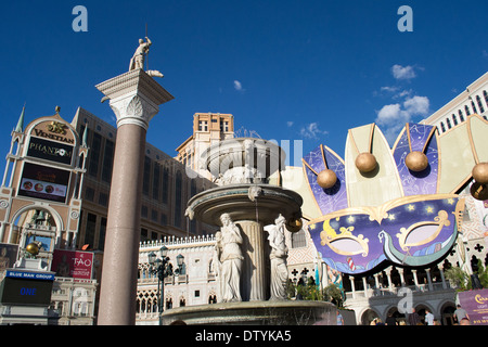 Las Vegas, Nevada, USA-August 12, 2012:las Vegas Stadt am Tag time.view der venezianischen Hotels und Casinos. Stockfoto