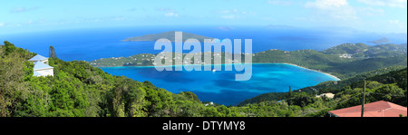 Panoramablick über Magen Strand von St. Thomas, USVI Stockfoto