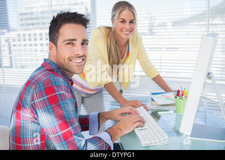 Portrait von Foto-Editoren in ihrem Büro Stockfoto